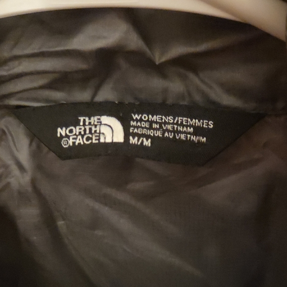 The North Face Women's Gray Vest with Pink Zipper - Picture 4 of 7